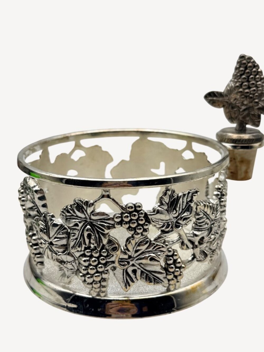 Mikasa Studio Nova Wine Bottle Holder & Cork Stopper Set Silver-Plated Grapevine - Picture 2 of 12